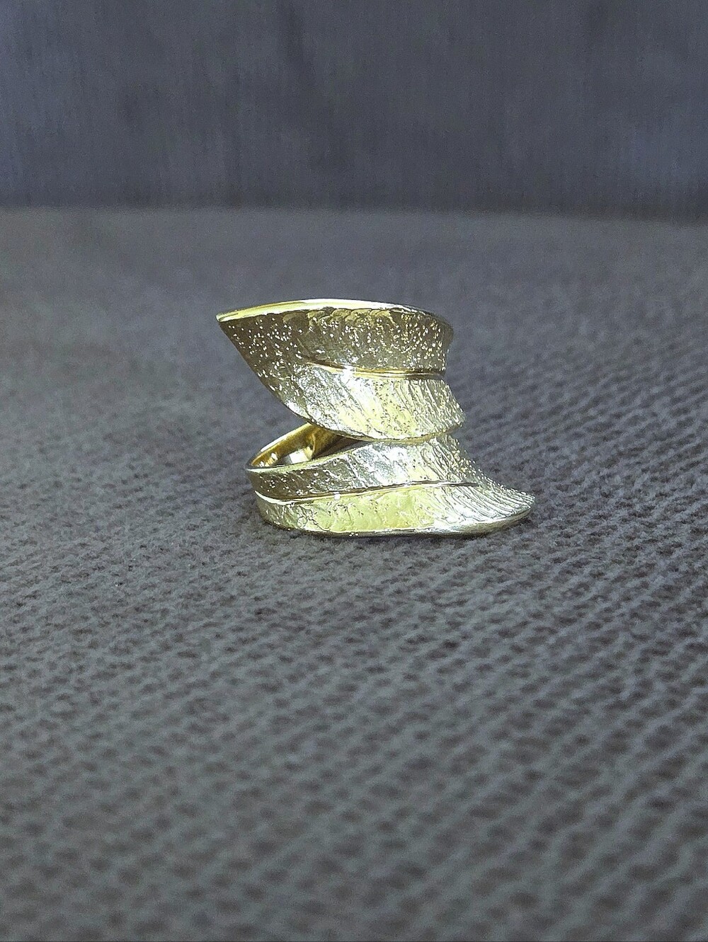Mia Fiore Textured Gold💛 Leaves🍃 Bypass Ring💍 - NWT